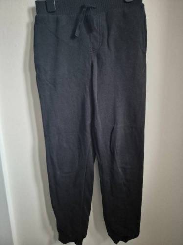 Black jogging bottoms age 10-11