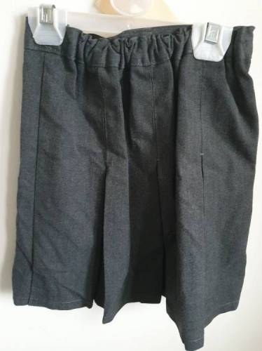 M&S age 5-6 skirt