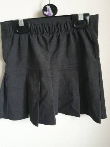 M&S age 6 skirt